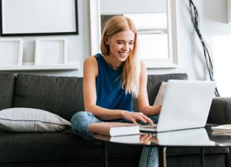 Online színházi fesztivál