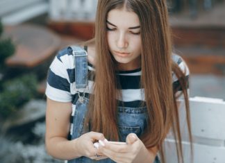 Miért nem beszélünk otthon a gyerekek online életéről?