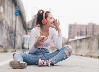 A szleng már a köznyelvbe épült? Divatszavaink nyomába Szleng szavaink