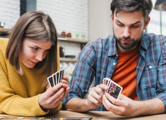 Vége az unalmas estéknek!