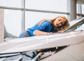 Erősödő rosszautó-piac