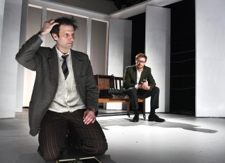 Vastapssal ünnepelte a 6SZIN közönsége A Kódfejtő című előadást kódfejtő 6szin