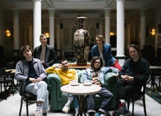 Független, felnőtt zenekarrá vált a Carson Coma