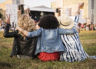 Nyár, szabadtér, színház