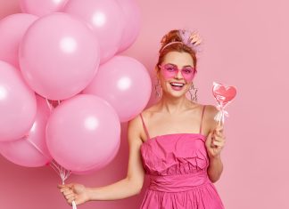 Beindult a Barbiecore-őrület