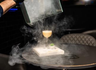 Hírességek a koktélospoharakban