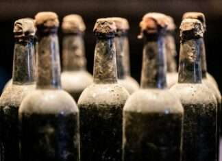 Megérkezett a világ legrégebbi skót whisky-je